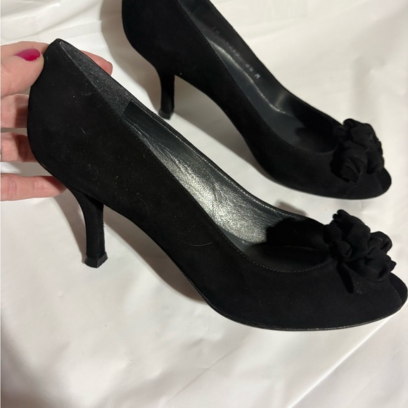 Stuart Weitzman Black Ruffle Peep Toe Heels - Picture 2 of 16